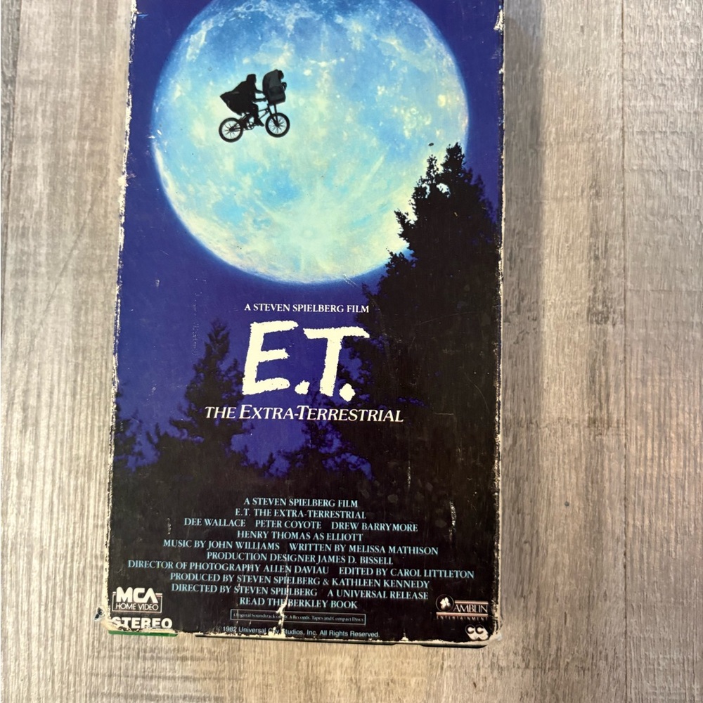 E.T. The Extra-Terrestrial Classic Movie VHS - Blue